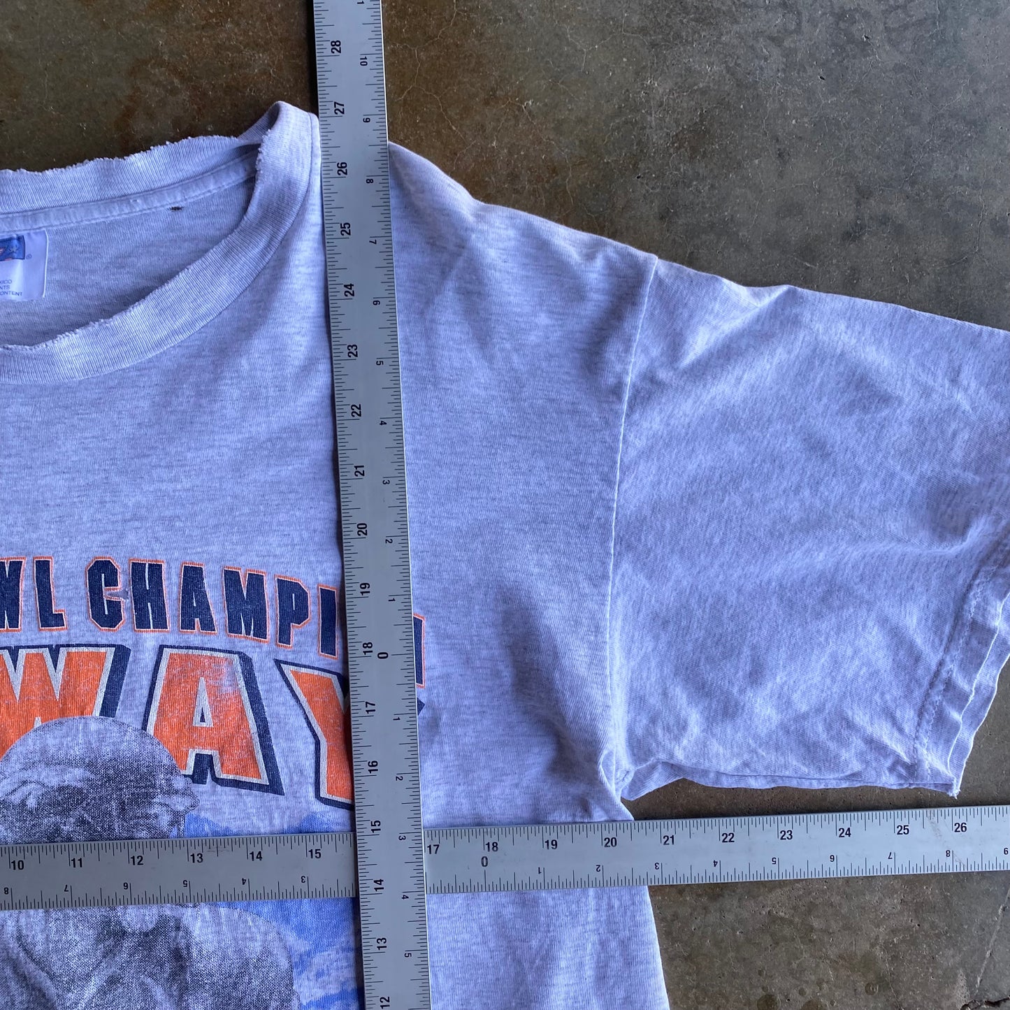 Vintage 90s Distressed & Faded Broncos John Elway Tee - L