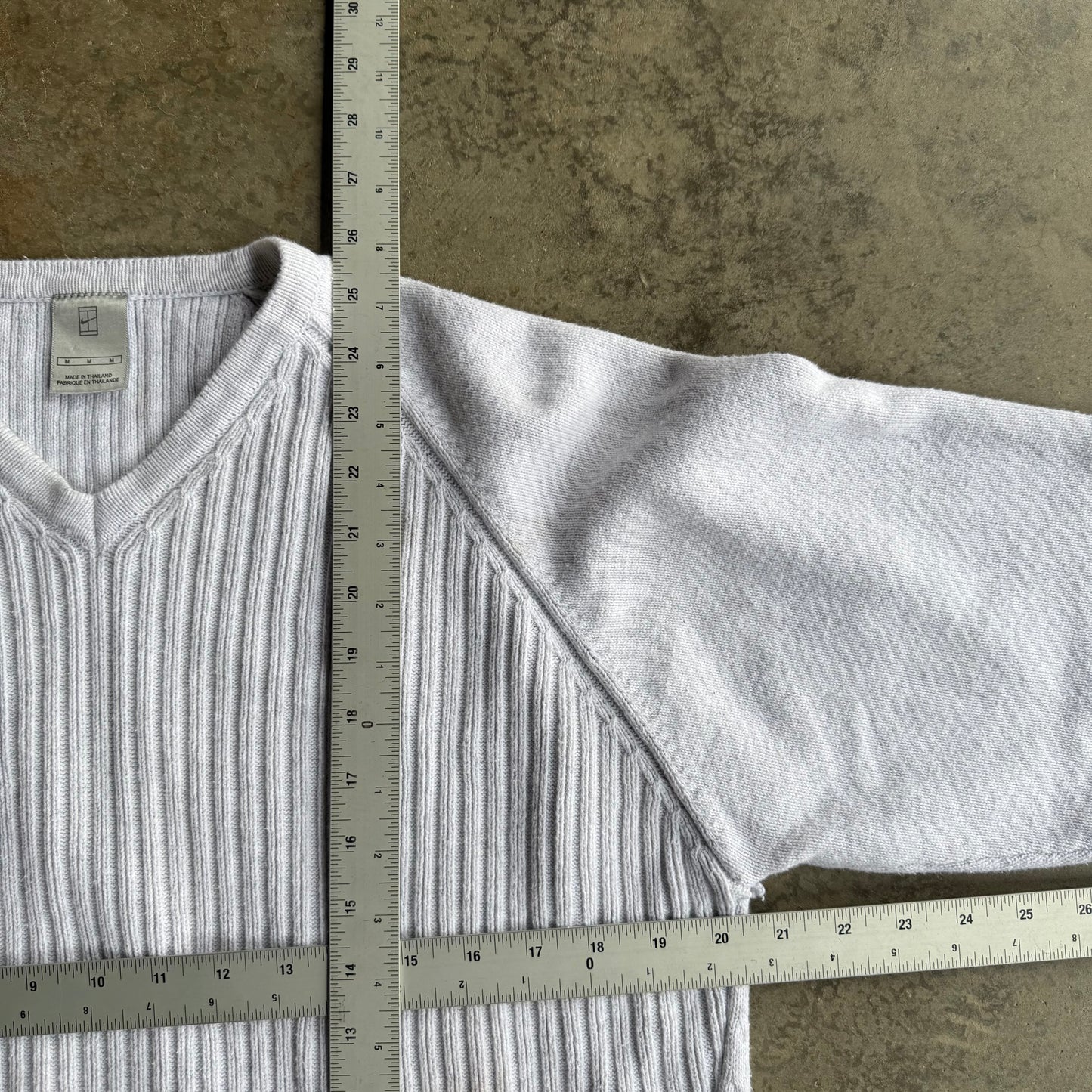 Woman’s Vintage 00s Nike Knit Sweater - M