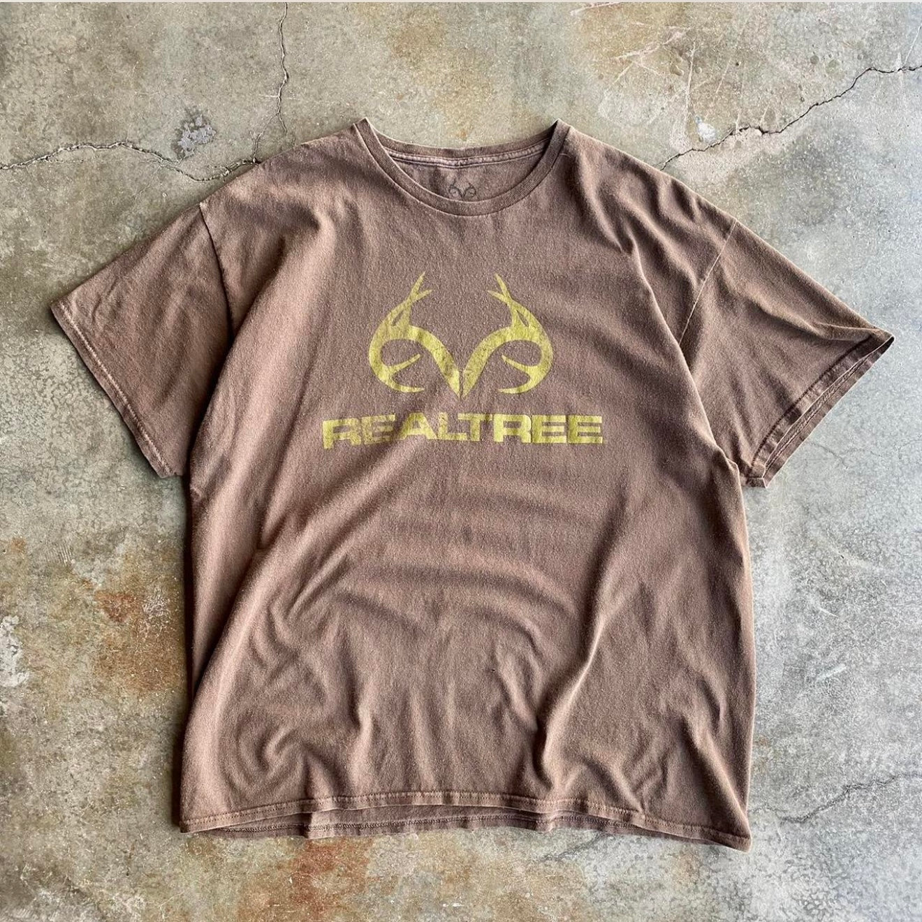 Vintage Look Brown Realtree Tee - XL