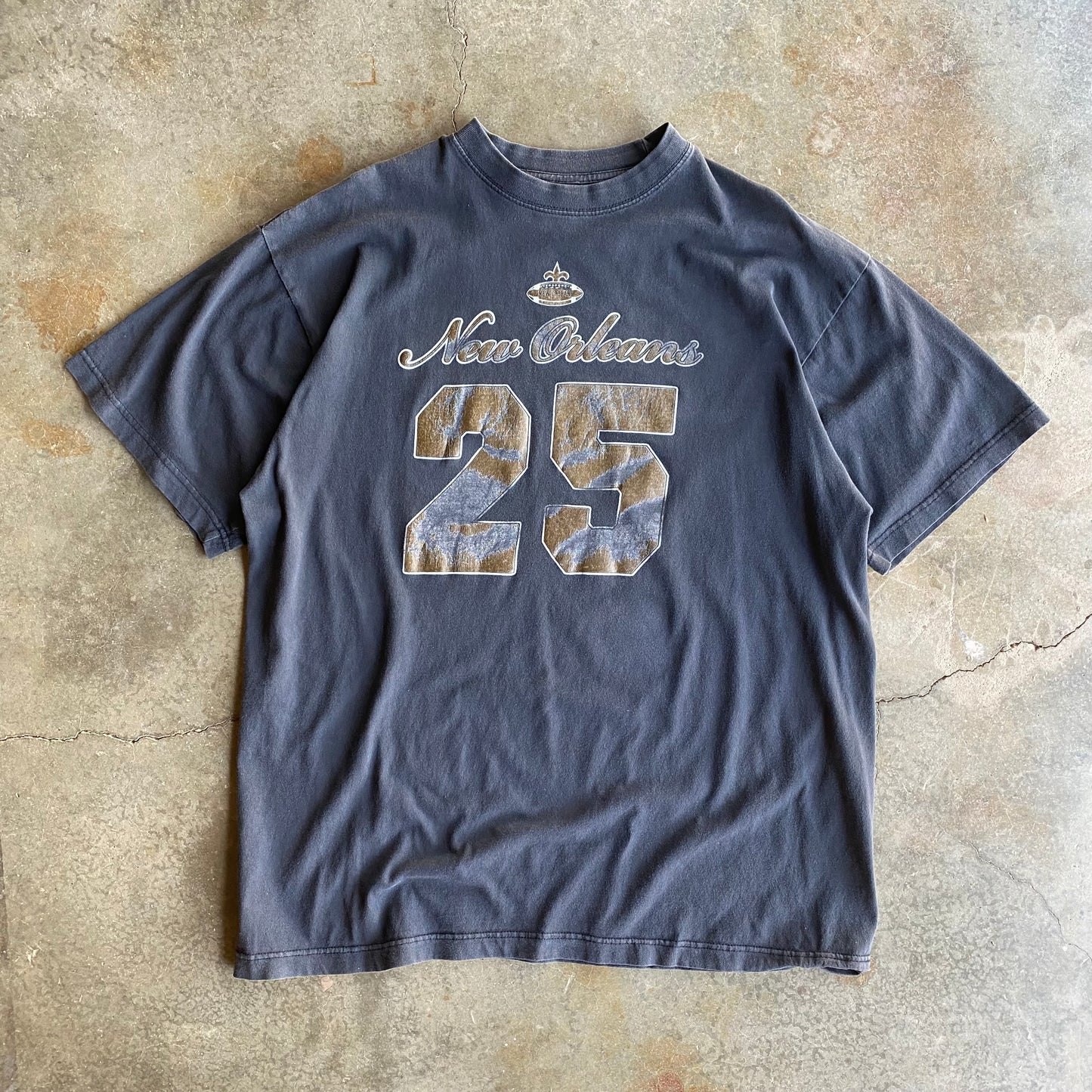 Vintage 00s Faded & Distressed Saints Tee - XXL