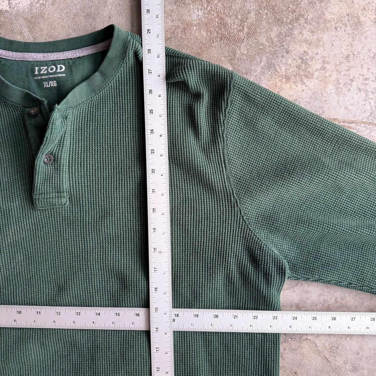 IZOD Green Henley Shirt - XL