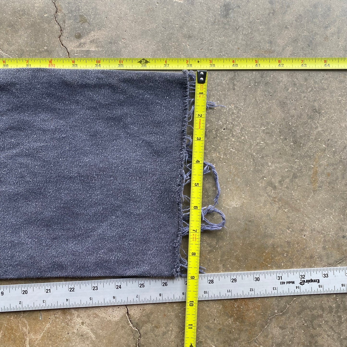 Vintage 00s Faded Cut Off Levis - 32