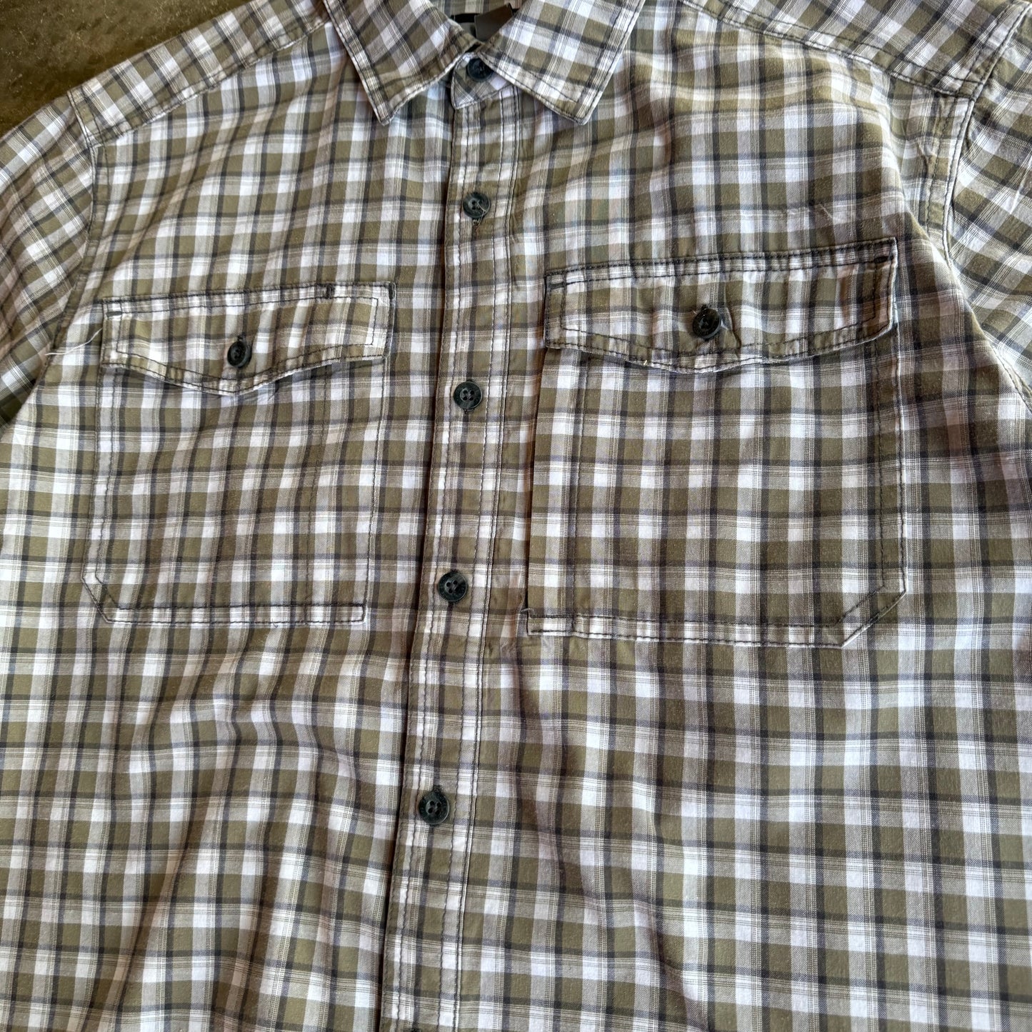 Perfectly Cropped Button Up - M