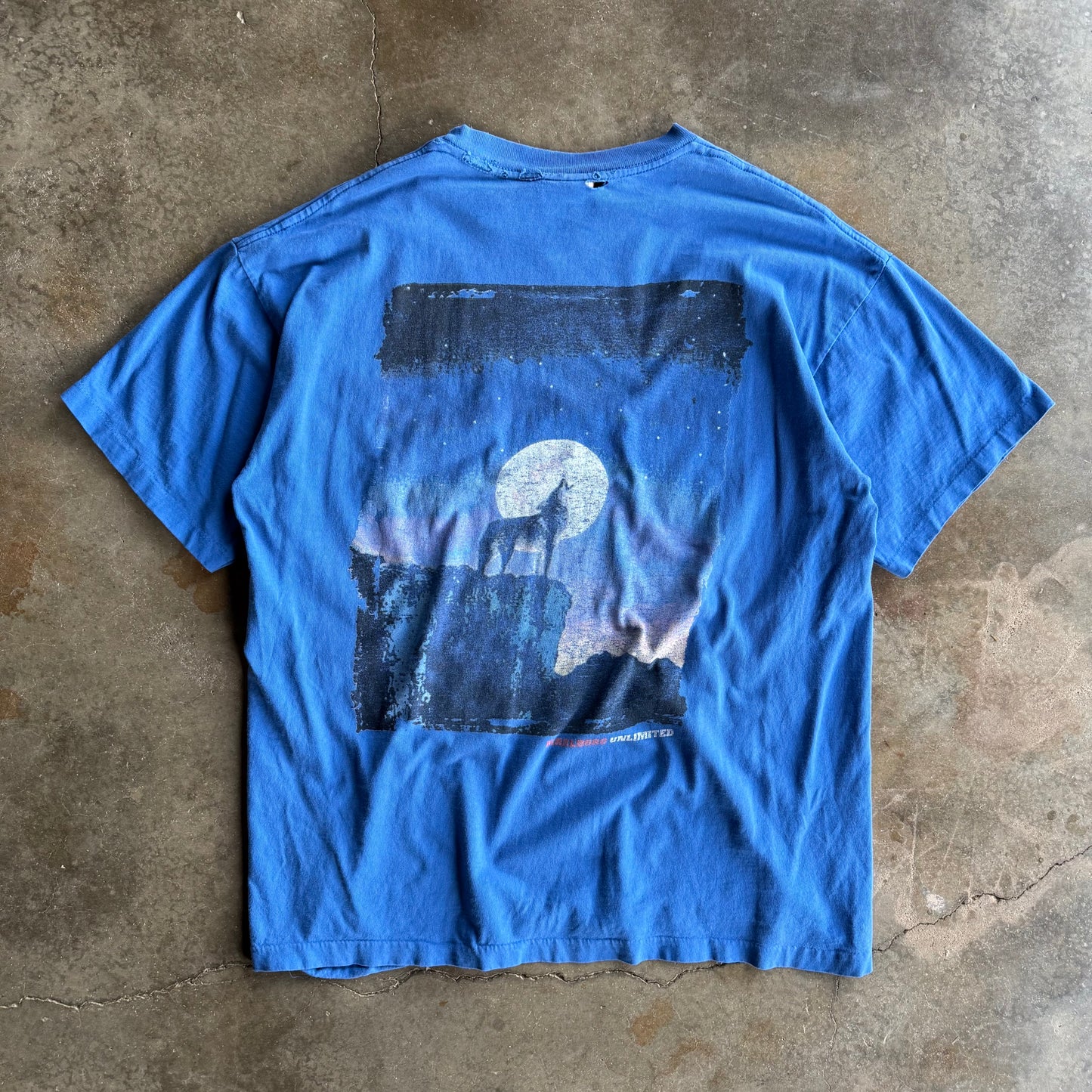 Vintage 90s Marlboro Wolf Tshirt - L