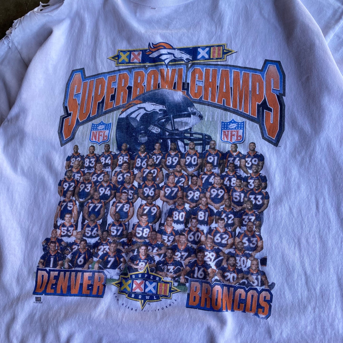 Vintage 90s Heavily Distressed Broncos Championship Tee - L