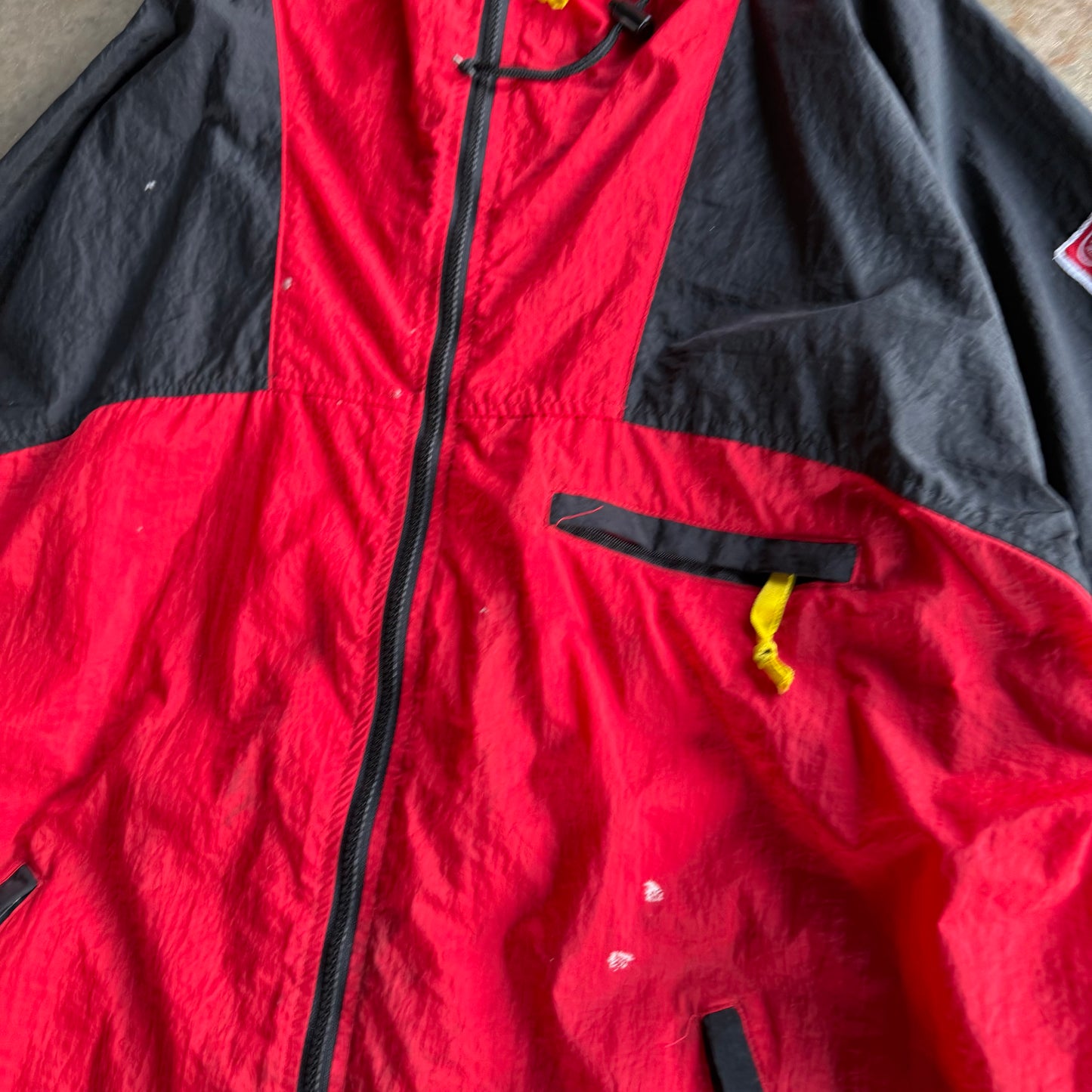 Vintage 90s Marlboro Windbreaker/ Bag - L