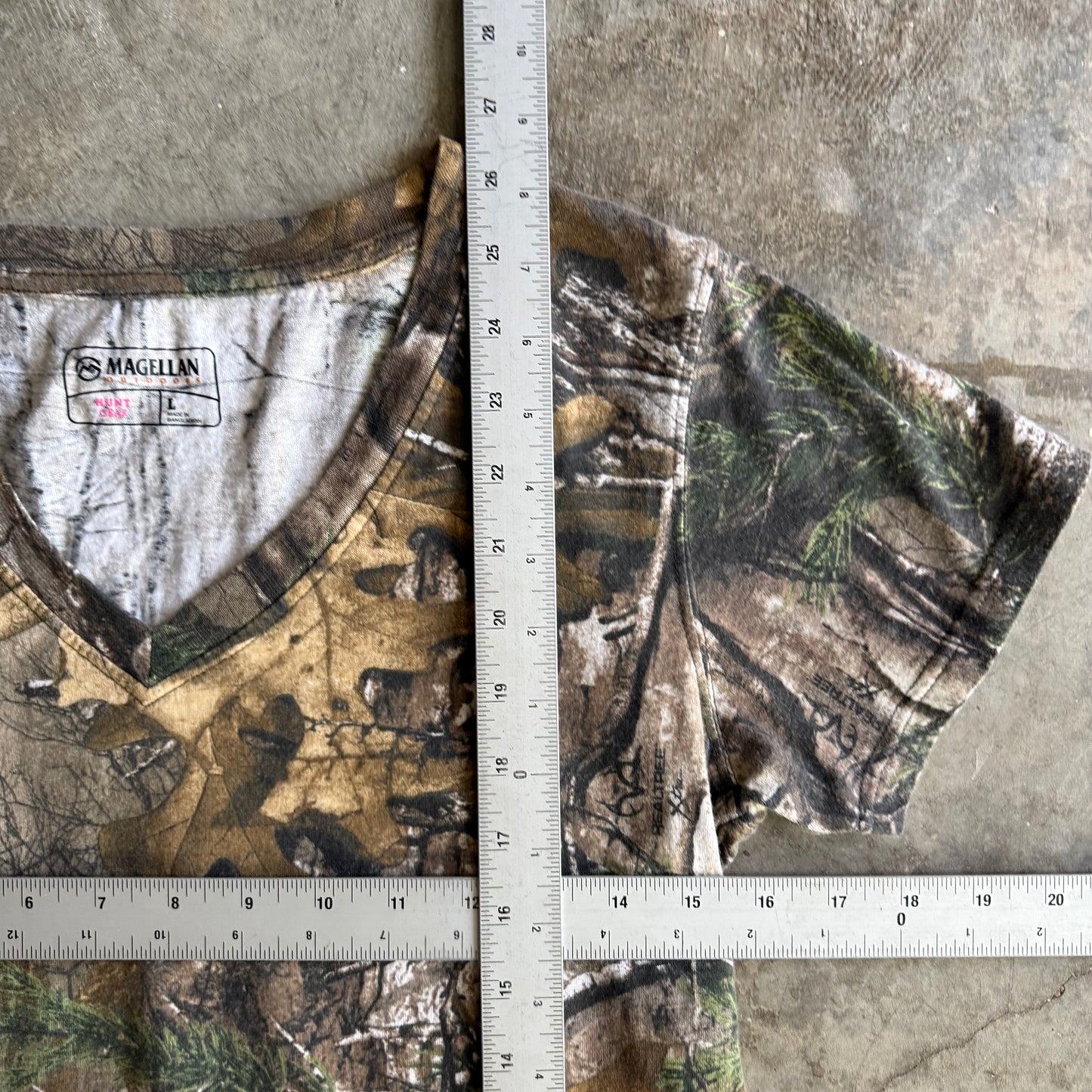Woman’s Realtree Tshirt - L