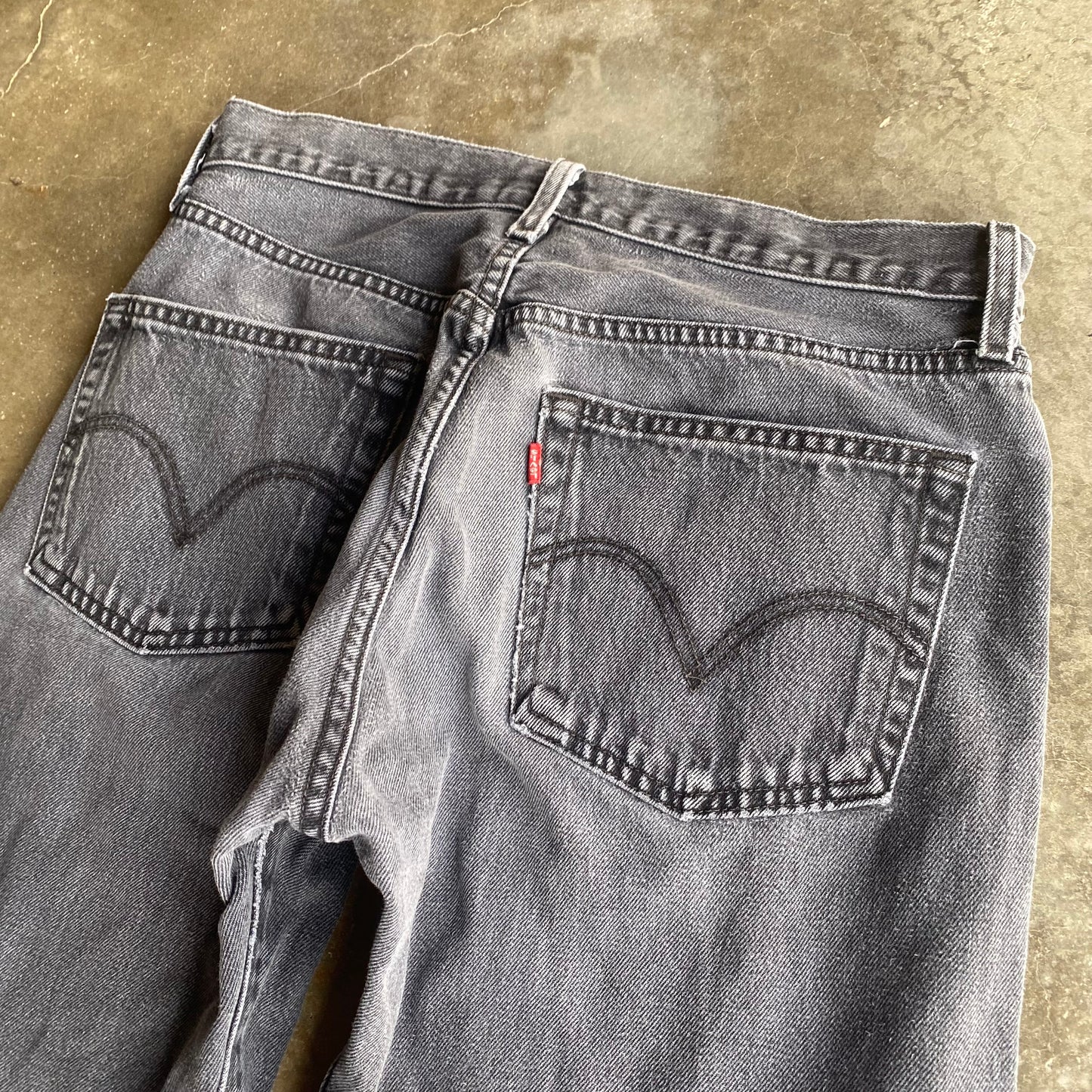 Vintage 00s Faded Cut Off Levis - 32