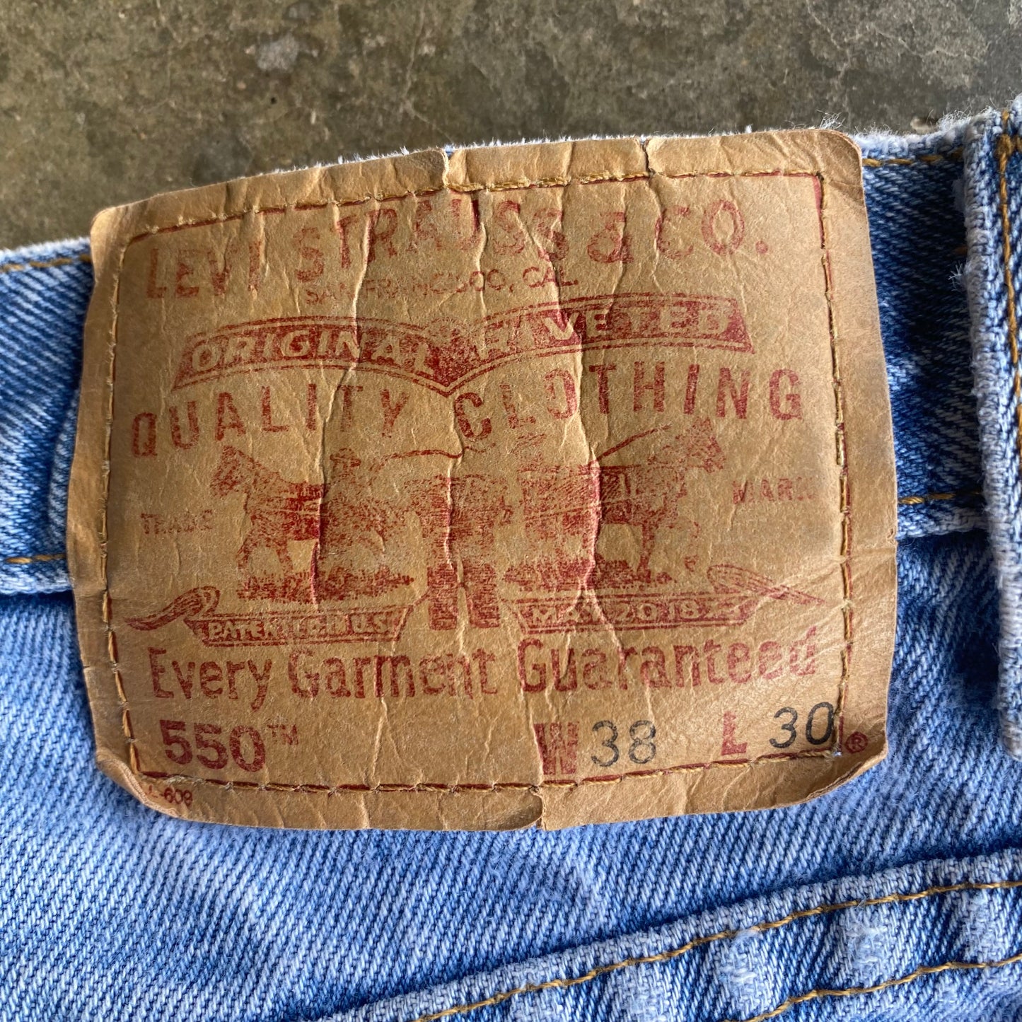 Vintage 90s Faded Levi 550 - 38