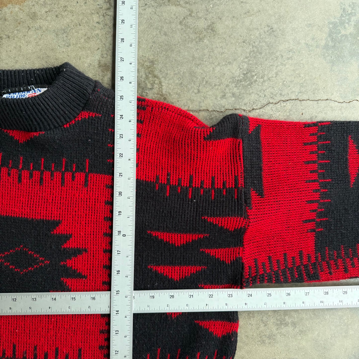 Woman’s Vintage 90s Sweater - M