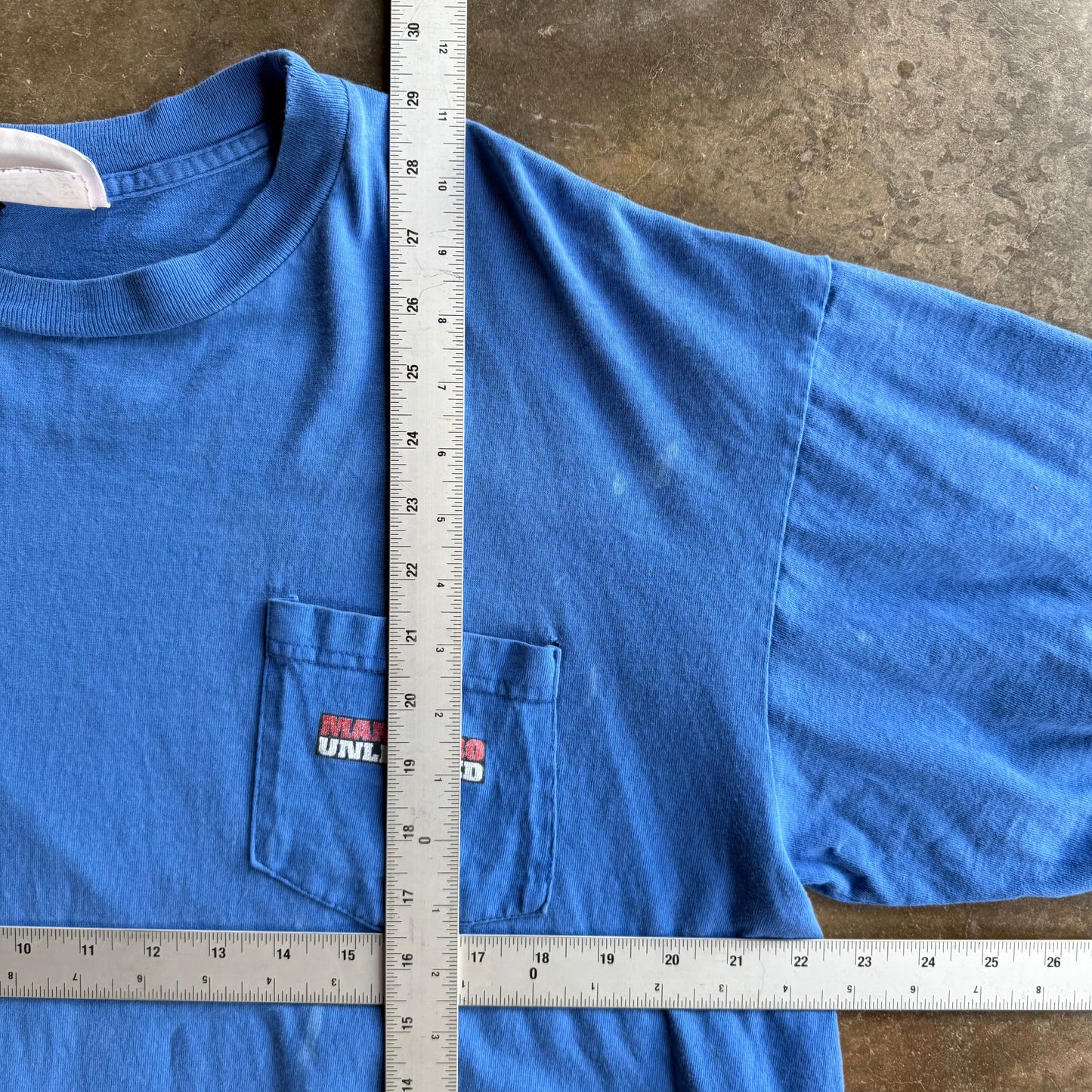 Vintage 90s Marlboro Wolf Tshirt - L