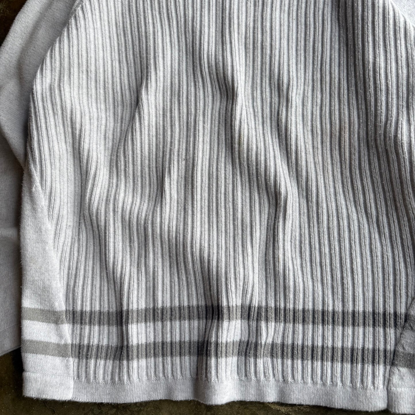 Woman’s Vintage 00s Nike Knit Sweater - M