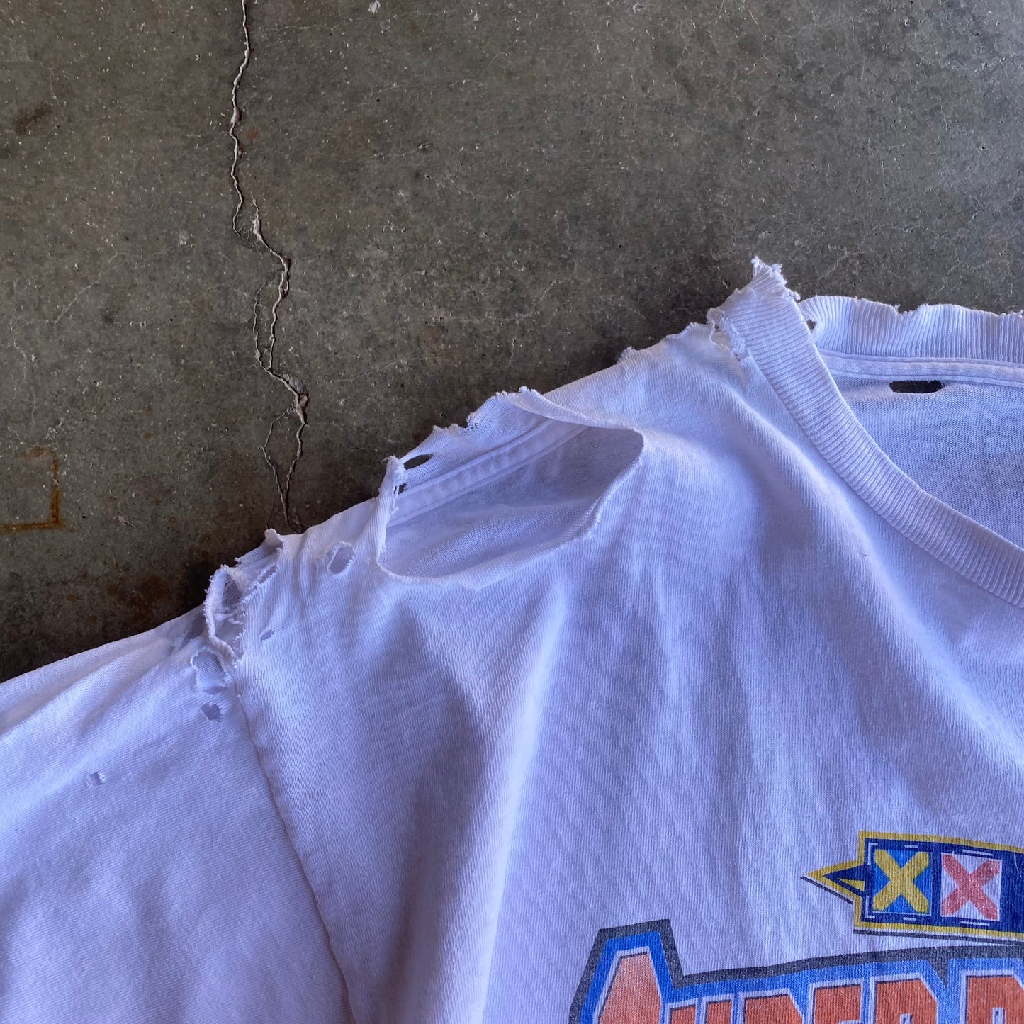 Vintage 90s Heavily Distressed Broncos Championship Tee - L