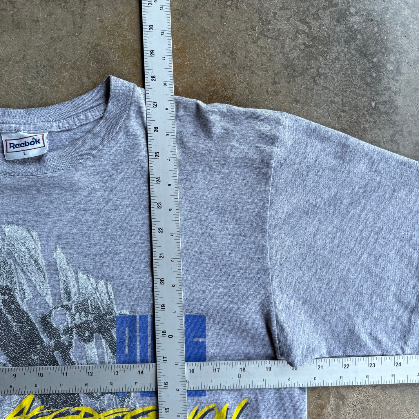 Vintage 00s SHAQ Tee - L