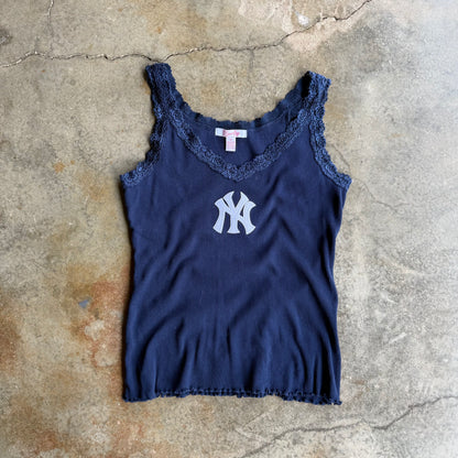 Woman’s Vintage New York Yankees Tank Top - M
