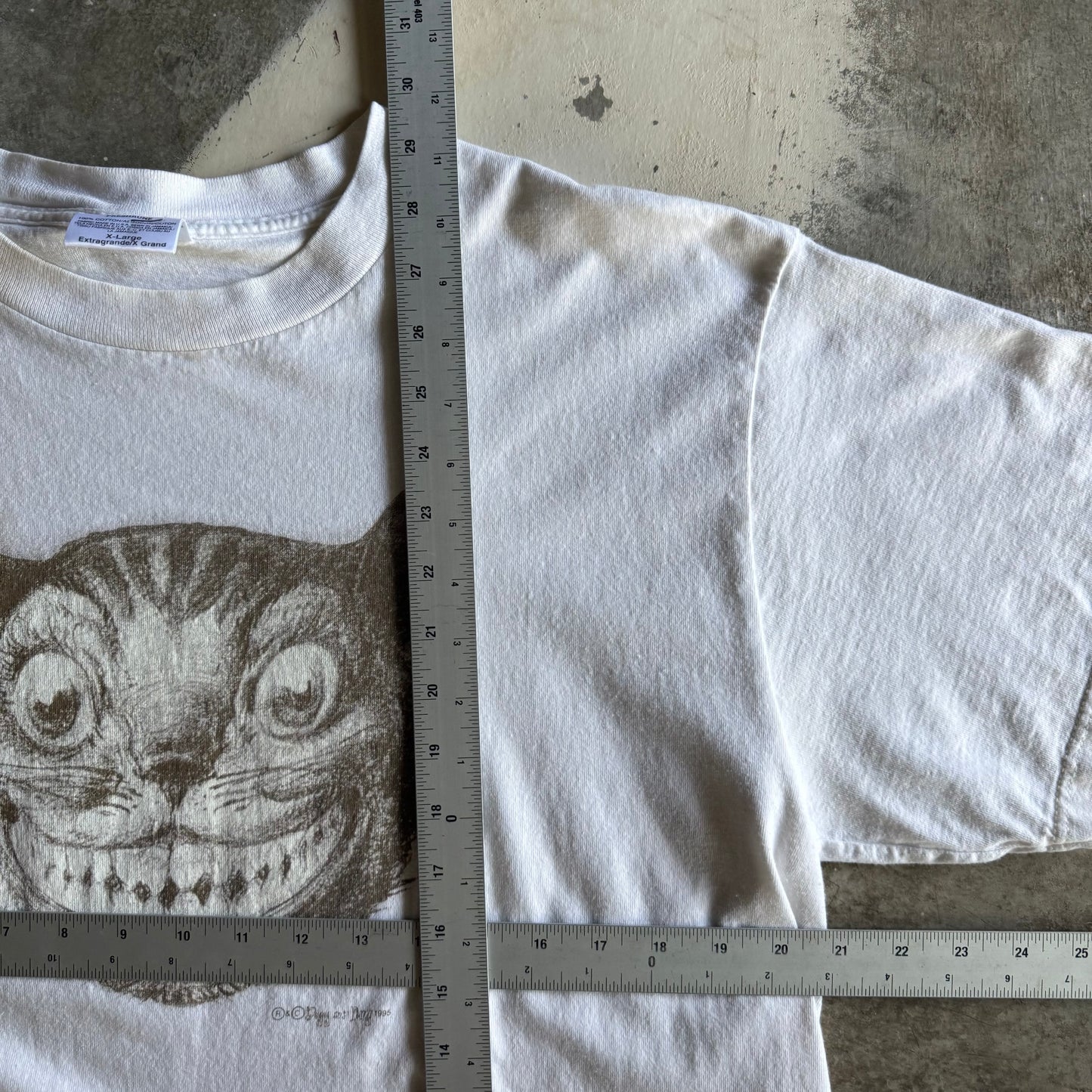 Vintage 90s Alice In Wonderland Tshirt - XL