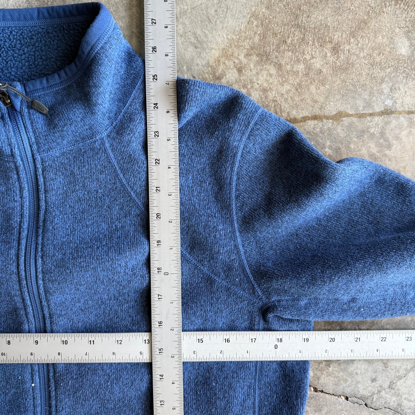 Vintage Woman’s 00s Nike ACG Zip Up - L