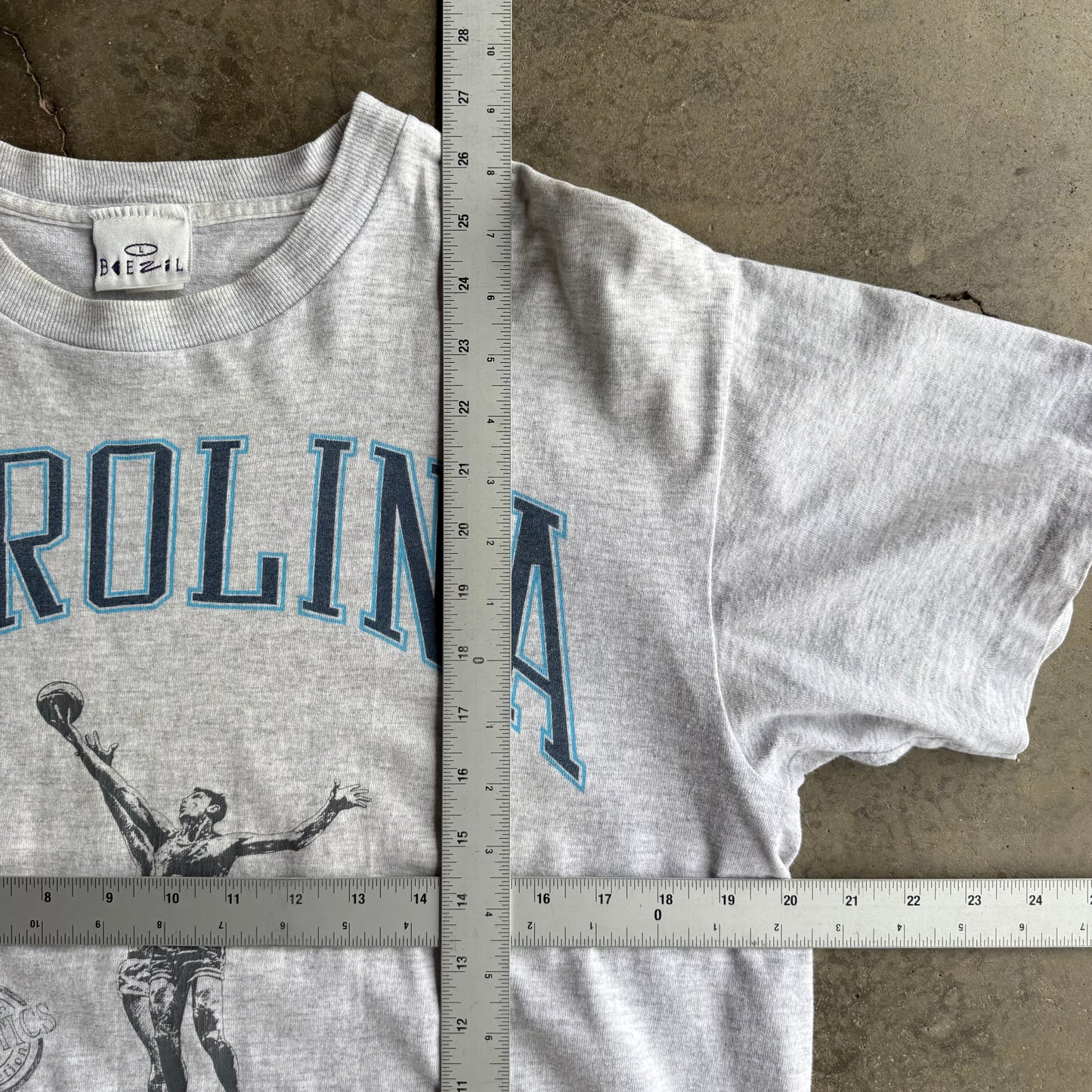 Vintage Carolina Basketball Tshirt - L