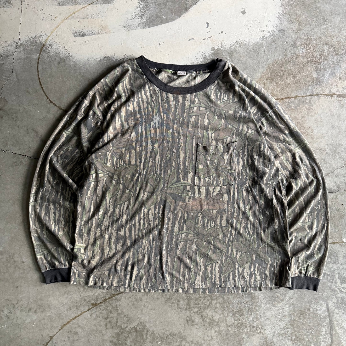 Vintage 90s Realtree Camo Longsleeve - XL