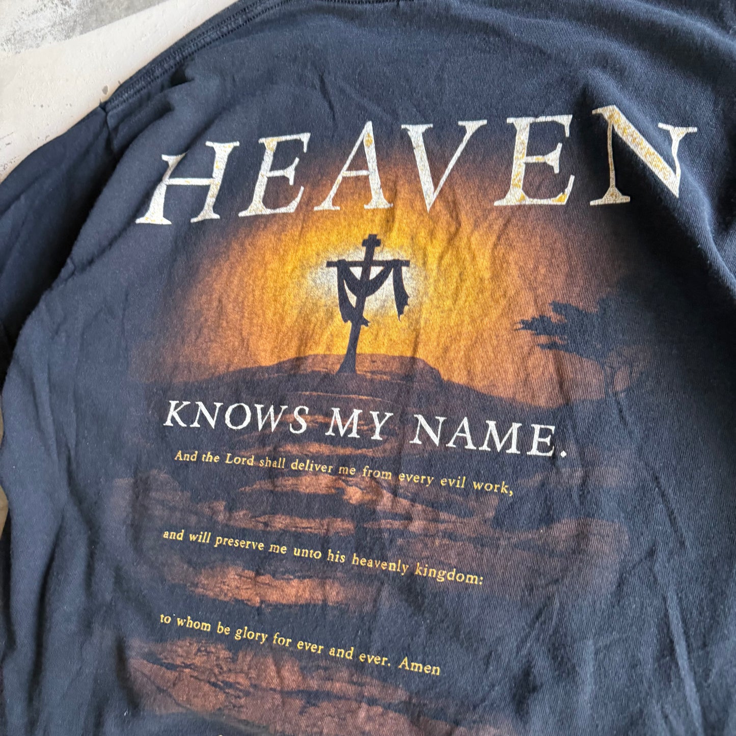 Vintage 00s Heaven Tshirt - M