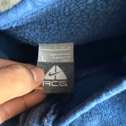 Vintage Woman’s 00s Nike ACG Zip Up - L
