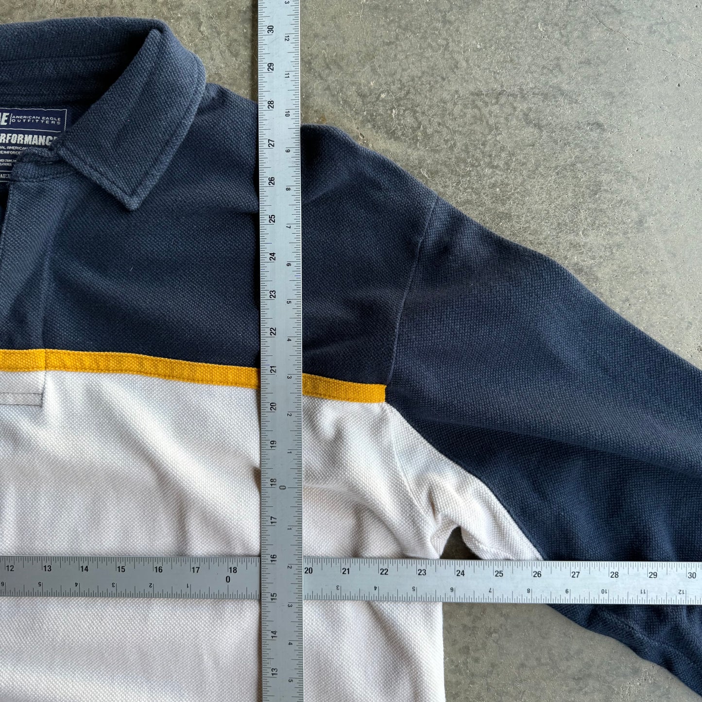 Vintage Quarter Button Up - L