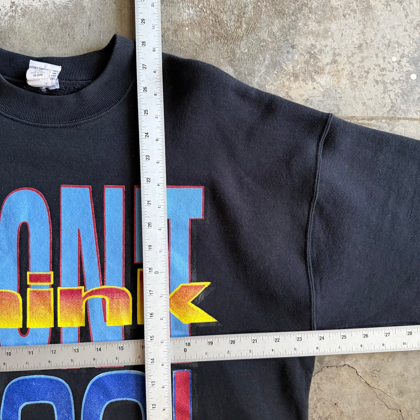 Vintage 90s Tweety Bird Crewneck - L