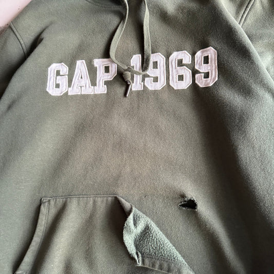 Fall Distressed Gap Hoodie - L