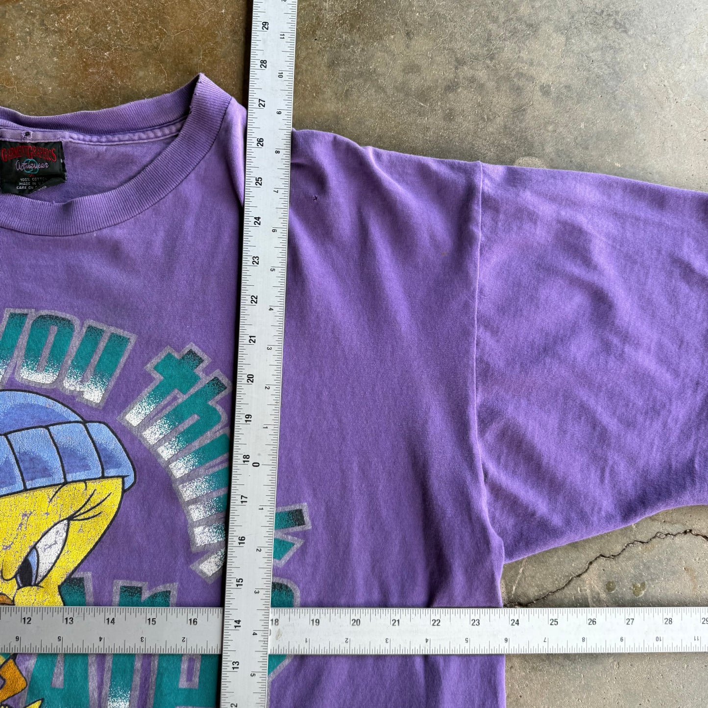 Vintage Distressed Tweey Bird Tshirt - XL