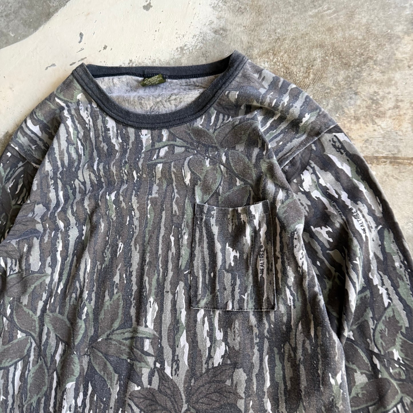 Vintage 90s Realtree Longsleeve - XL