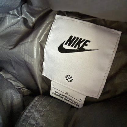 Nike Puffer Jacket - L