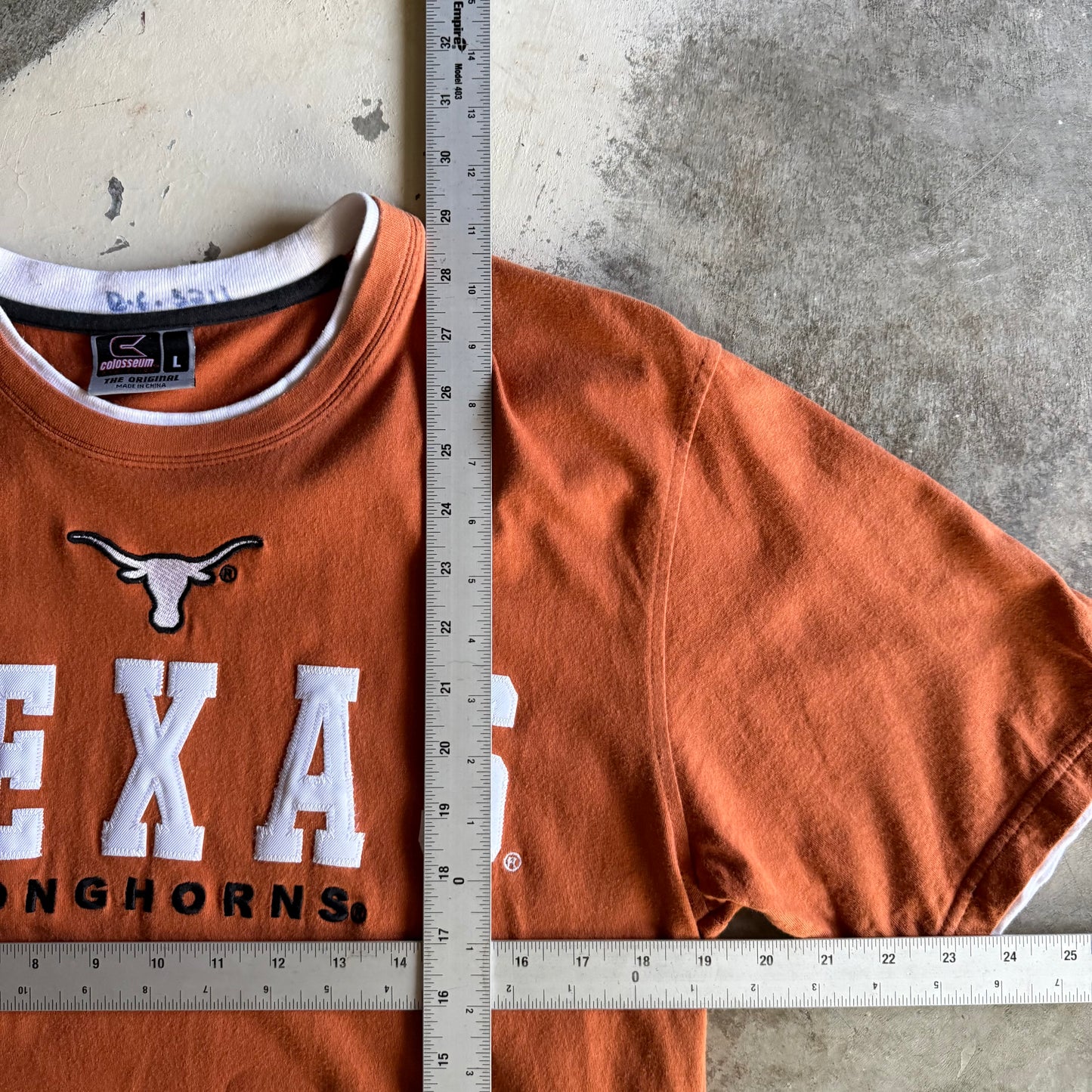 Vintage 00s UT Tshirt - L