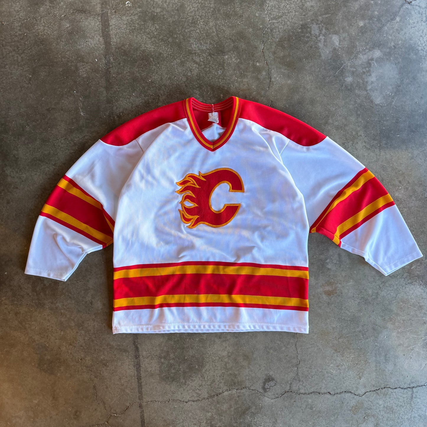 Vintage 90s Calgary Hockey Jersey - L