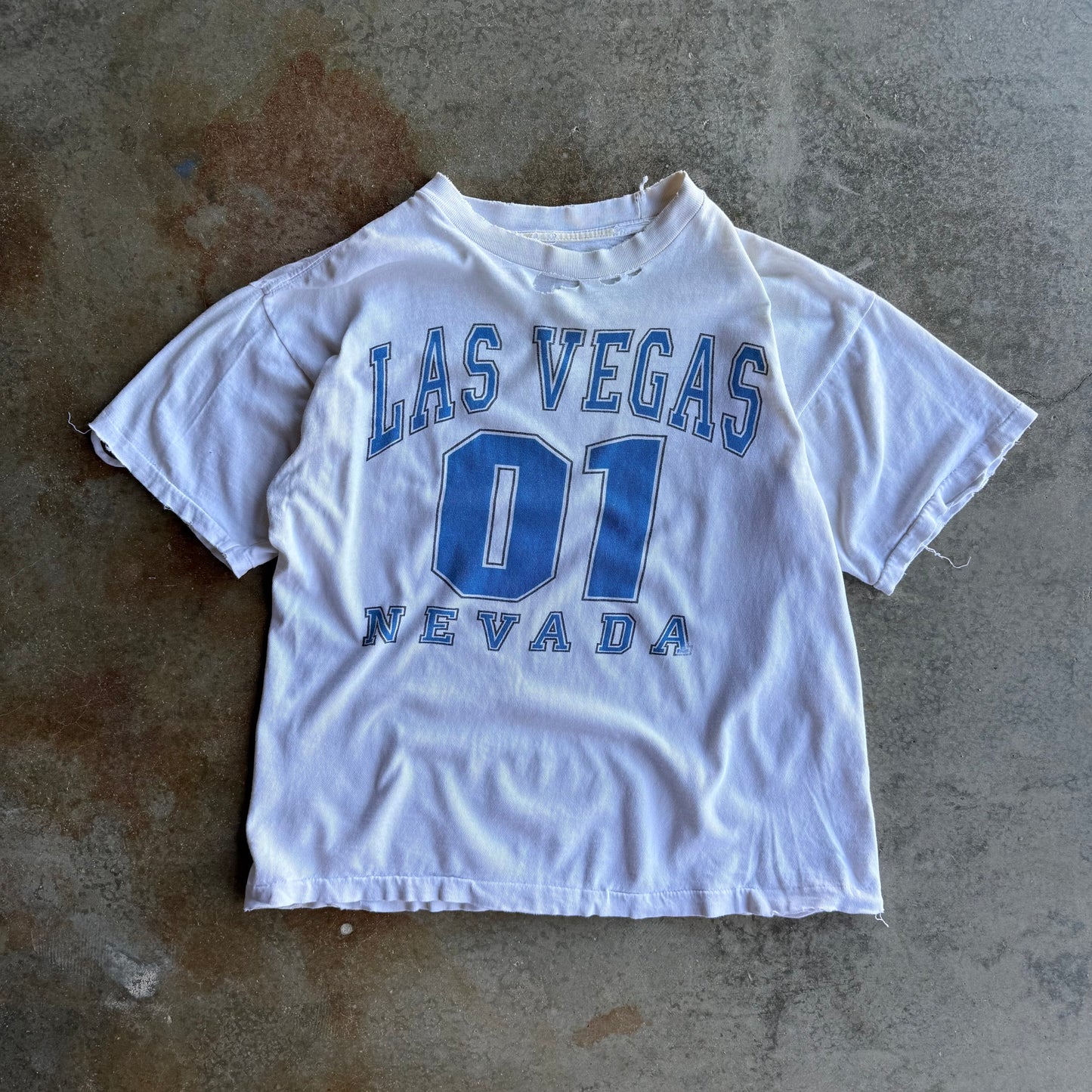 Vintage Spring Distressed Las Vegas Tshirt - L