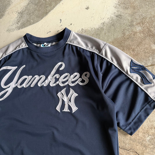 Vintage 00s Yankees Tshirt - M