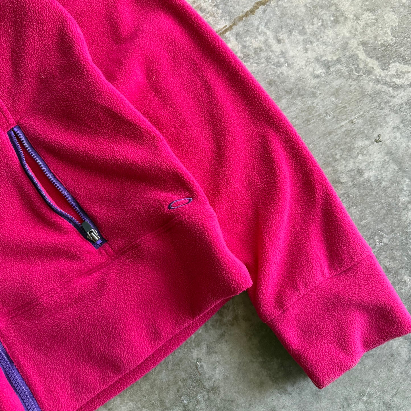 Vintage Woman’s 00s Oakley Zip Up Hoodie - XL