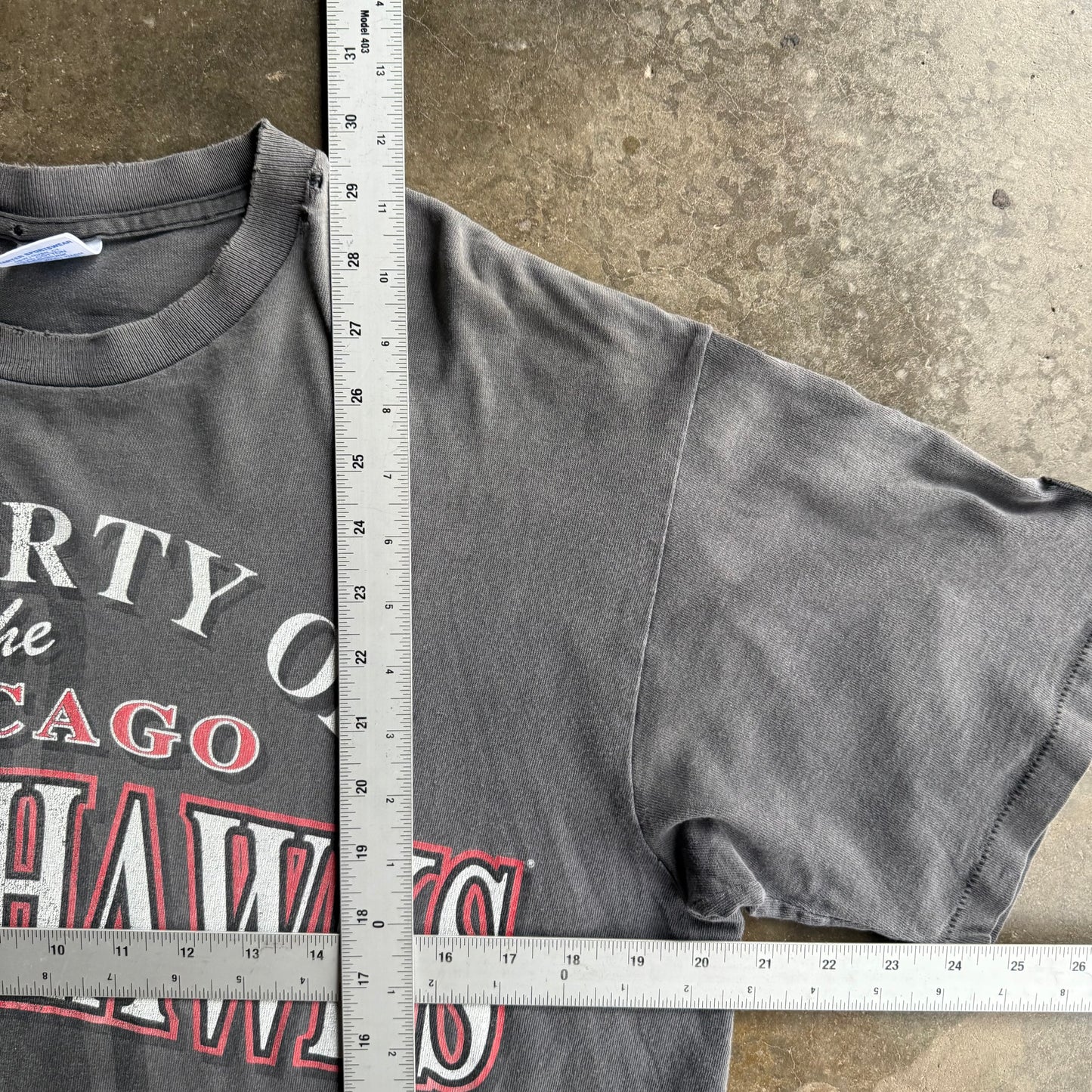Vintage 90s Faded BlackHawks Tee - M