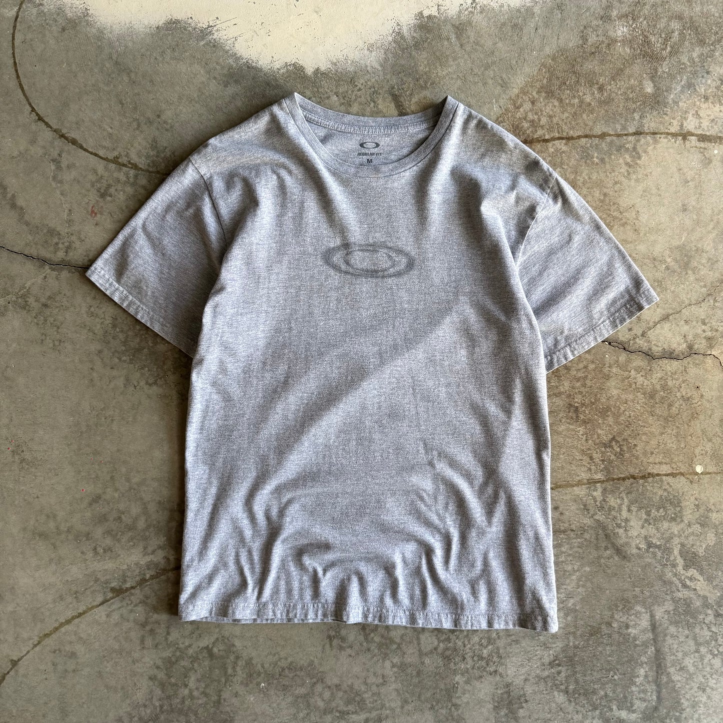 Vintage Look Oakley Tshirt - M