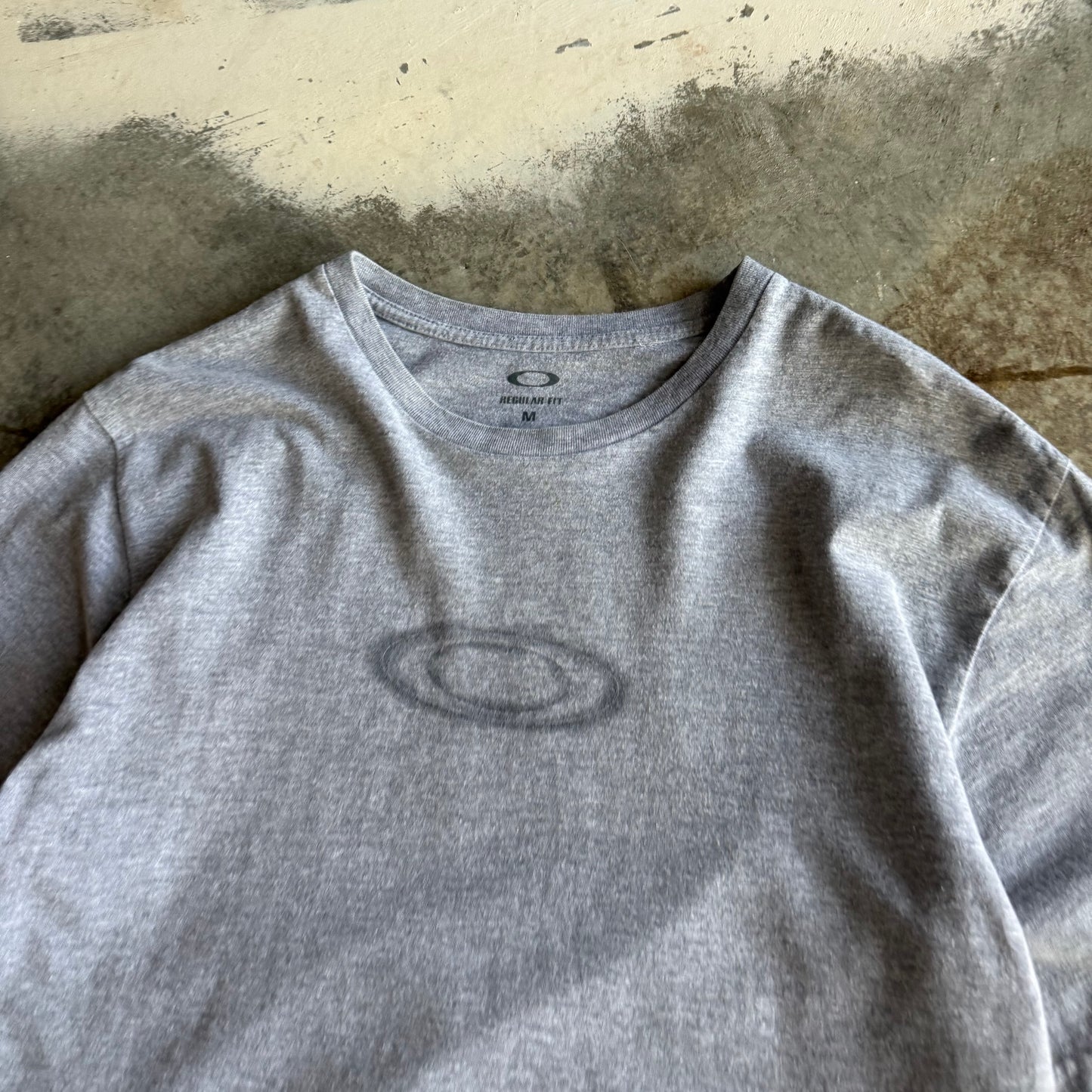 Vintage Look Oakley Tshirt - M