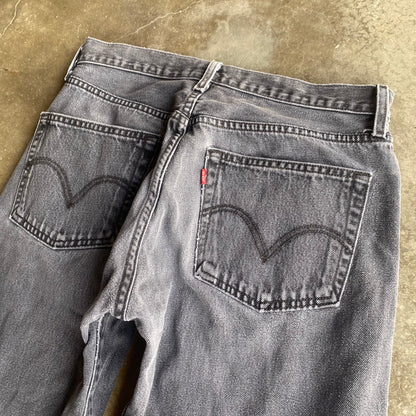 Vintage 00s Faded Cut Off Levis - 32