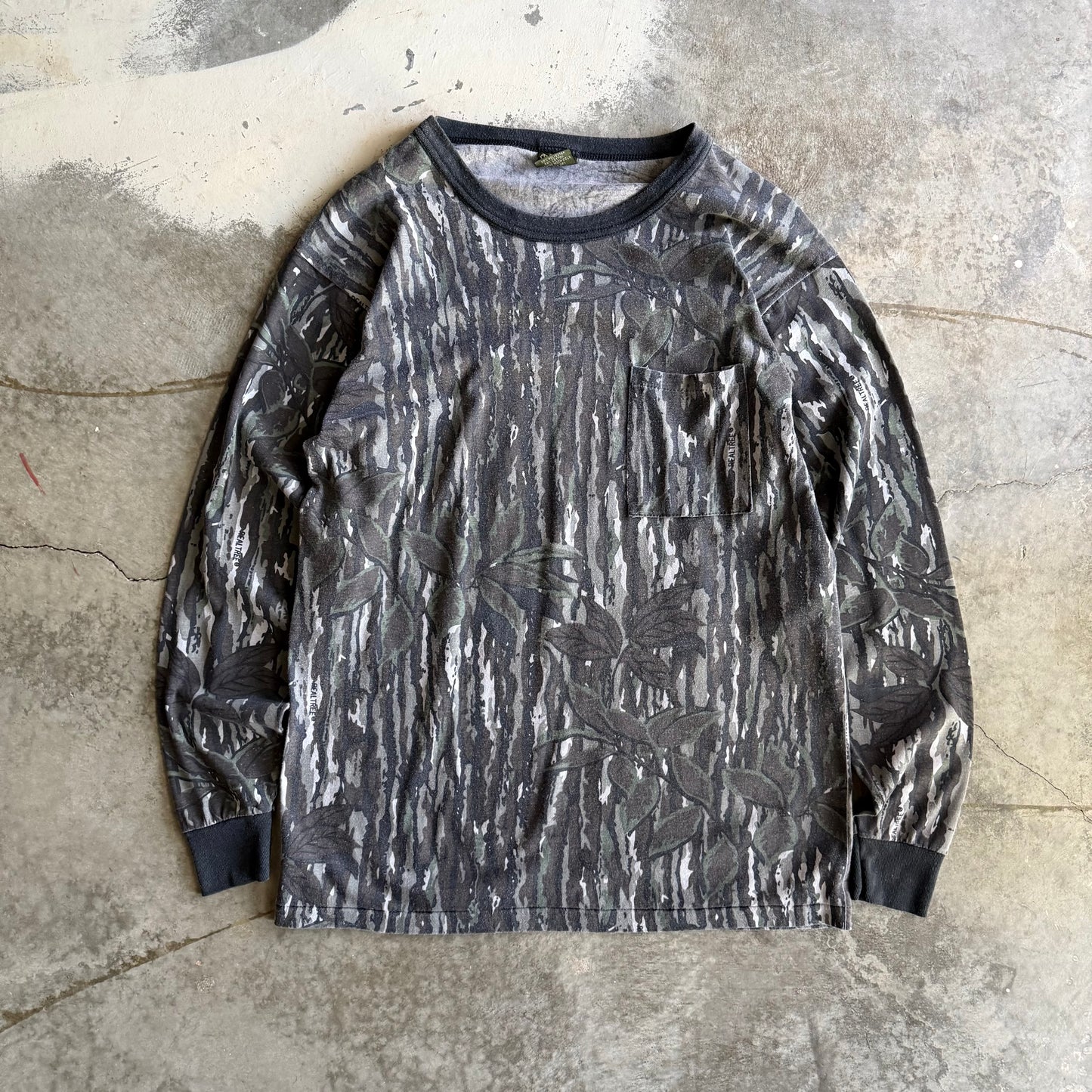Vintage 90s Realtree Longsleeve - XL