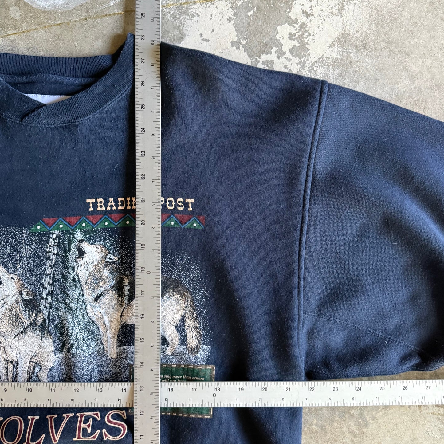 Vintage 90s Wolves Crewneck - L