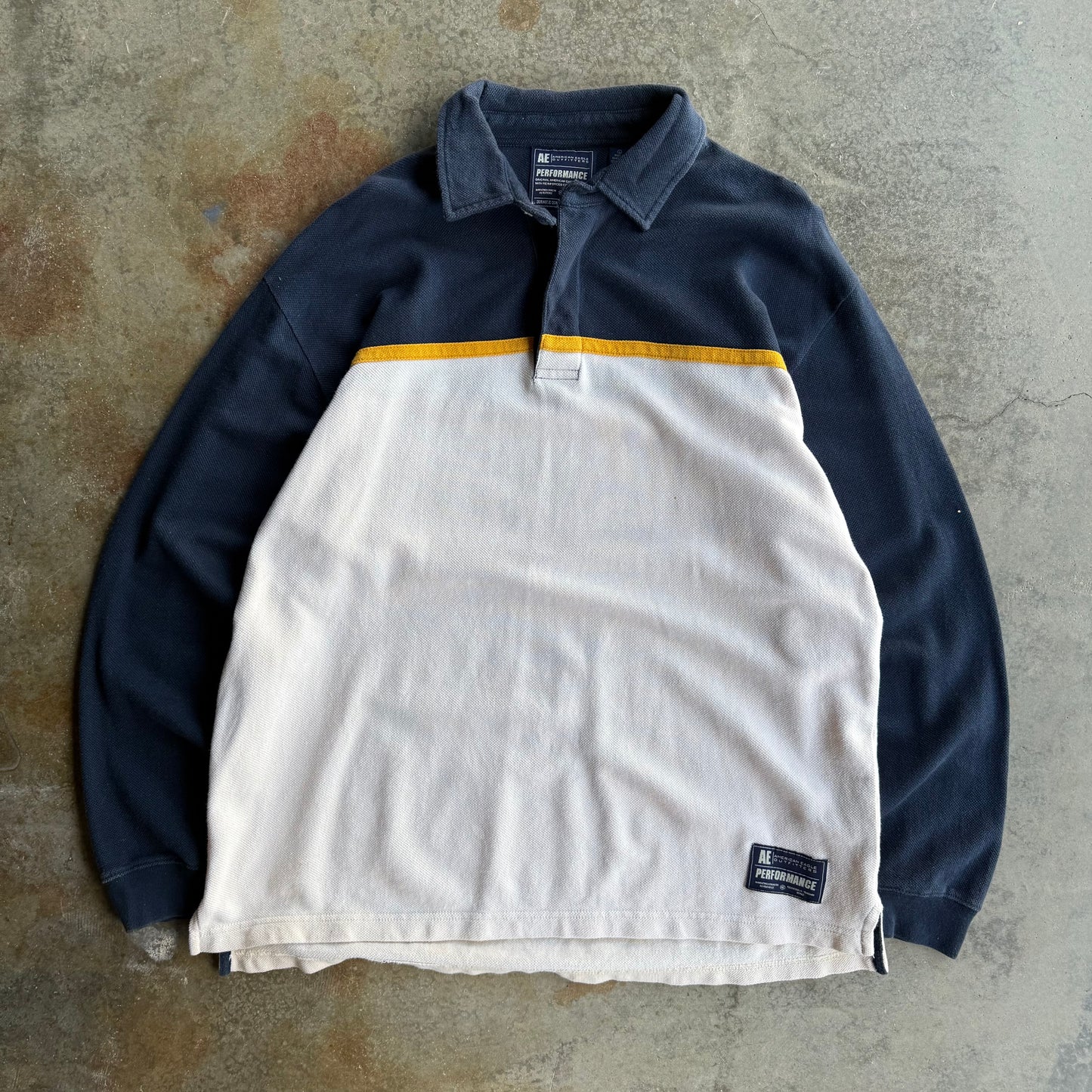 Vintage Quarter Button Up - L