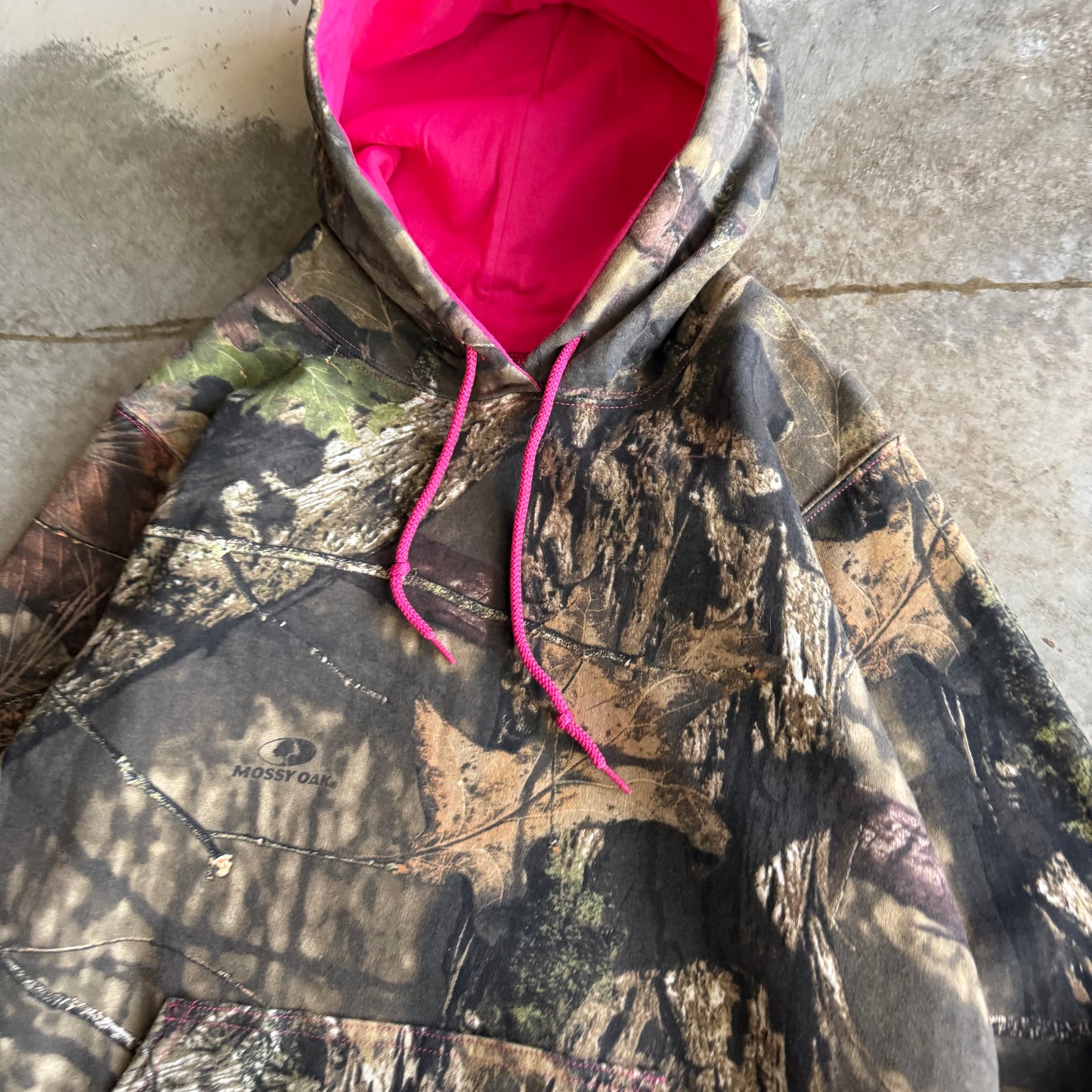 Woman’s Vintage 00s Realtree Hoodie - M