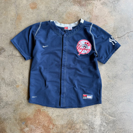 Woman’s Vintage New York Yankees Jersey- S