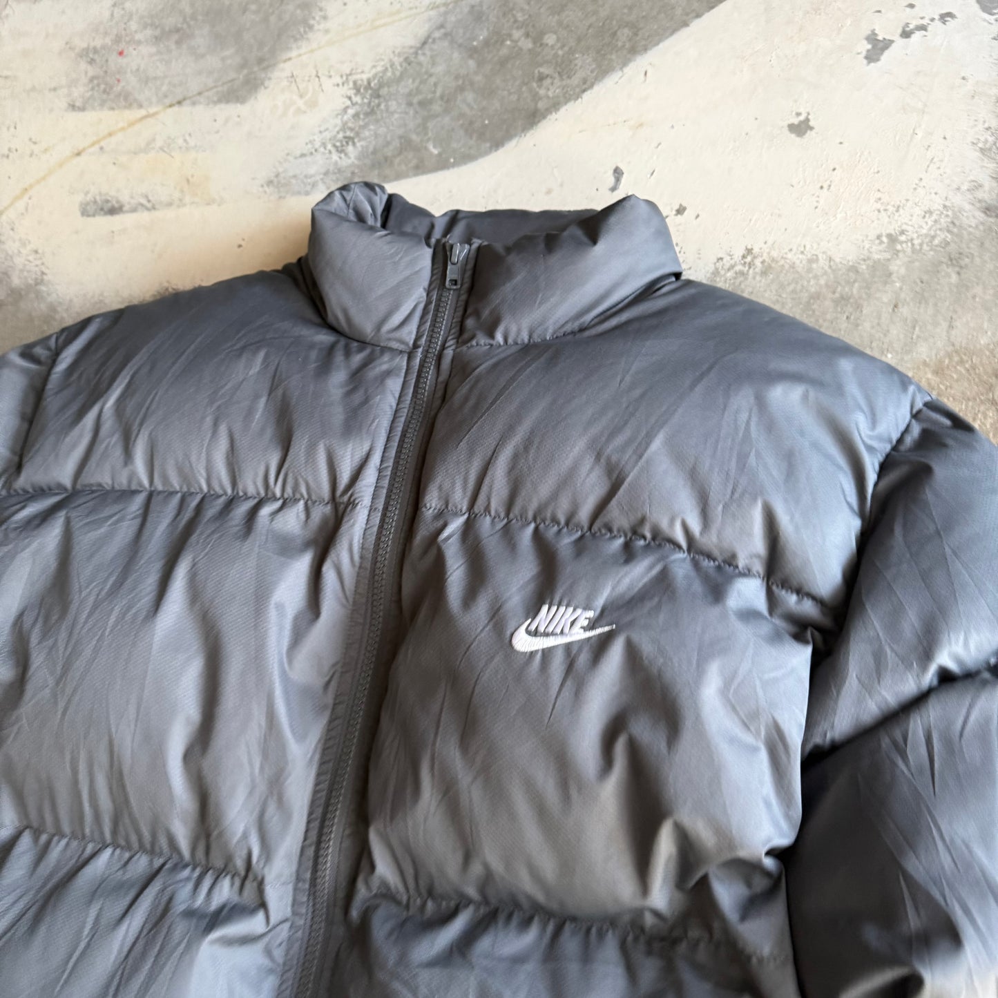 Nike Puffer Jacket - L