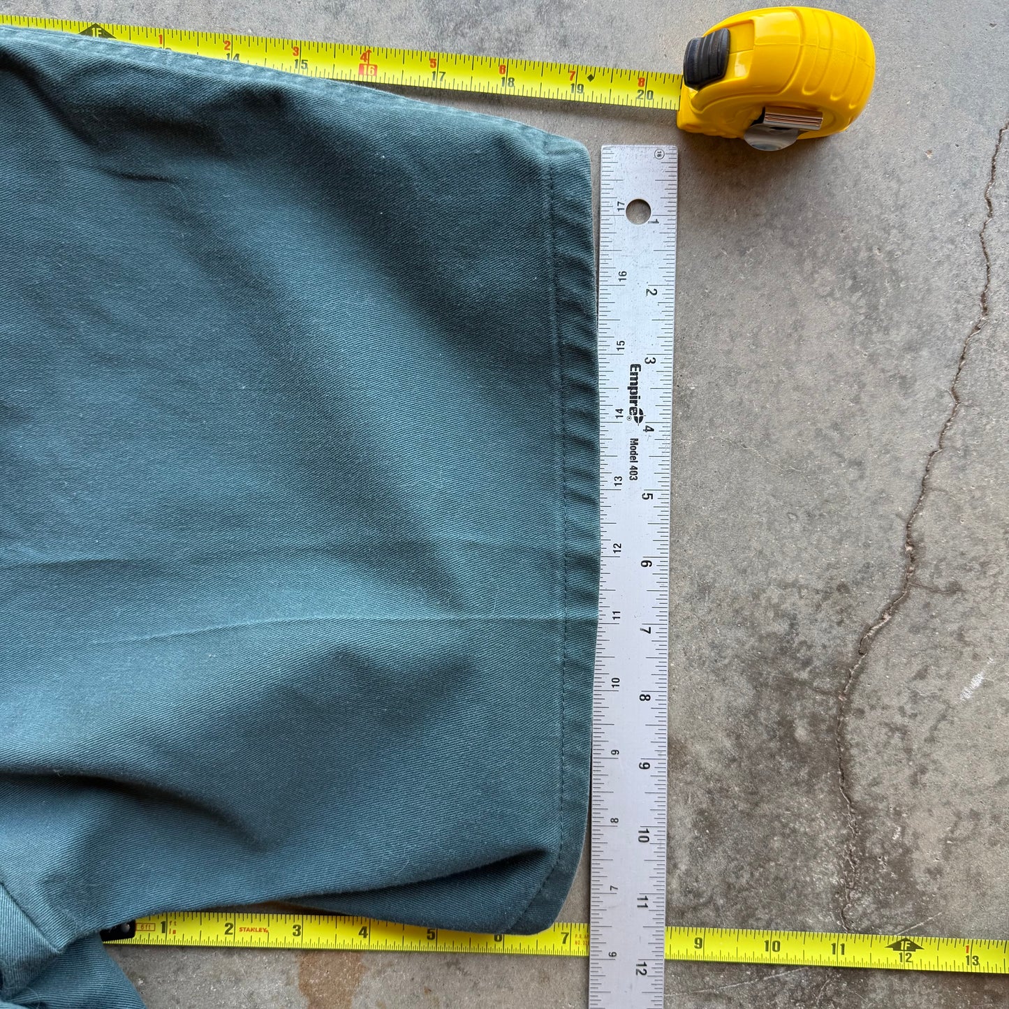 Vintage Green Roundtree & York Shorts - 33