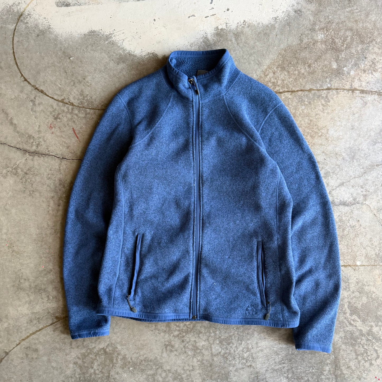 Vintage Woman’s 00s Nike ACG Zip Up - L